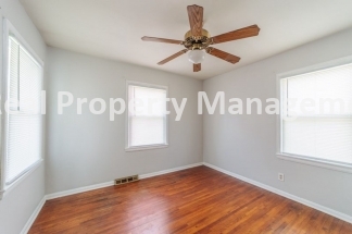 2 Bedroom with Bonus room and Hardwood Floors - Schweiter Neighborhood