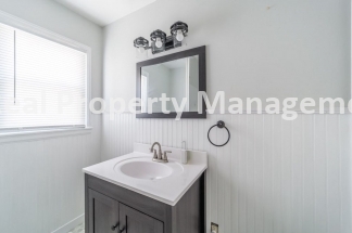 2 Bedroom with Bonus room and Hardwood Floors - Schweiter Neighborhood