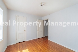 2 Bedroom with Bonus room and Hardwood Floors - Schweiter Neighborhood