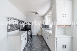 2 Bedroom with Bonus room and Hardwood Floors - Schweiter Neighborhood