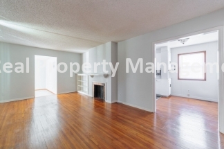 2 Bedroom with Bonus room and Hardwood Floors - Schweiter Neighborhood