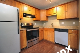 Nicely Updated 1 Bedroom Apartment in great SE location!