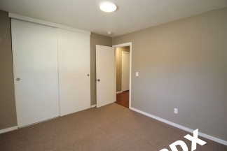 Nicely Updated 1 Bedroom Apartment in great SE location!