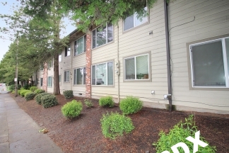 Nicely Updated 1 Bedroom Apartment in great SE location!