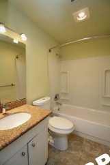 Nicely Updated 1 Bedroom Apartment in great SE location!