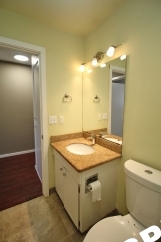 Nicely Updated 1 Bedroom Apartment in great SE location!
