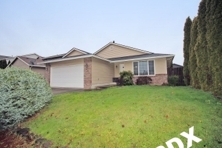 Spacious Southeast Hillsboro 3 Bedroom/2 Bath Home with Fenced Yard