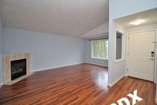 Spacious Southeast Hillsboro 3 Bedroom/2 Bath Home with Fenced Yard