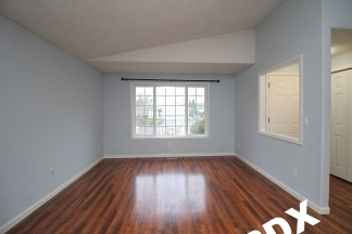 Spacious Southeast Hillsboro 3 Bedroom/2 Bath Home with Fenced Yard