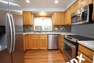 Spacious Southeast Hillsboro 3 Bedroom/2 Bath Home with Fenced Yard