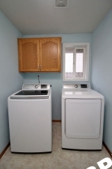 Spacious Southeast Hillsboro 3 Bedroom/2 Bath Home with Fenced Yard