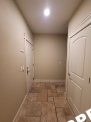 Contemporary Condo in Johns Landing