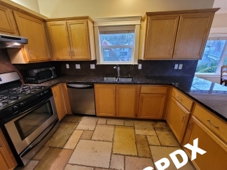 Contemporary Condo in Johns Landing