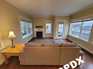 Contemporary Condo in Johns Landing