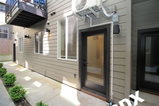 **RENT SPECIAL** Sleek, Contemporary & Modern Studio Apartment in the Heart of Sellwood!