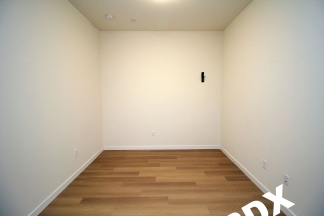 **RENT SPECIAL** Sleek, Contemporary & Modern Studio Apartment in the Heart of Sellwood!