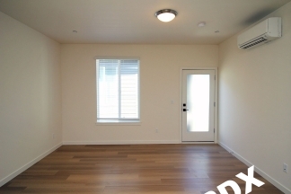 Sleek, Contemporary & Modern Living in the Heart of Sellwood!