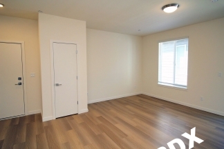 Sleek, Contemporary & Modern Living in the Heart of Sellwood!