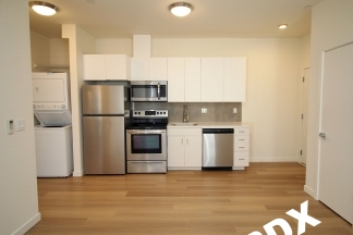 Sleek, Contemporary & Modern Living in the Heart of Sellwood!