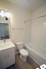 **RENT SPECIAL**Sleek, Contemporary & Modern Living in the Heart of Sellwood!