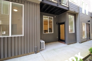 Sleek, Contemporary & Modern 1 Bedroom Apt in the Heart of Sellwood!