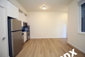 Sleek, Contemporary & Modern 1 Bedroom Apt in the Heart of Sellwood!