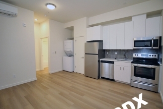 Sleek, Contemporary & Modern 1 Bedroom Apt in the Heart of Sellwood!