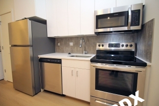 Sleek, Contemporary & Modern 1 Bedroom Apt in the Heart of Sellwood!