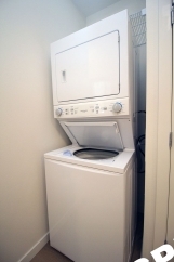 Sleek, Contemporary & Modern 1 Bedroom Apt in the Heart of Sellwood!