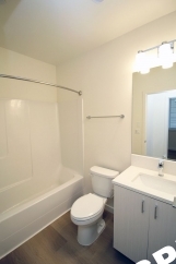 Sleek, Contemporary & Modern 1 Bedroom Apt in the Heart of Sellwood!