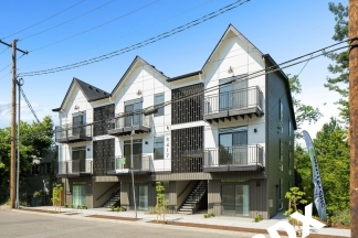 **CONCESSION - ONE MONTH FREE RENT ON APPROVED CREDIT** Ground Floor Contemporary 1 Bedroom Apartment - SW Portland