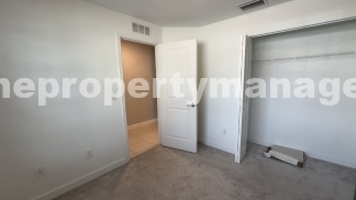 Stylish 3-Bed, 3-Bath Townhouse Oasis in Riviera Beach - 1311 Sq Ft of Comfort!