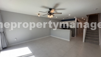 Stylish 3-Bed, 3-Bath Townhouse Oasis in Riviera Beach - 1311 Sq Ft of Comfort!