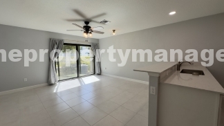 Stylish 3-Bed, 3-Bath Townhouse Oasis in Riviera Beach - 1311 Sq Ft of Comfort!