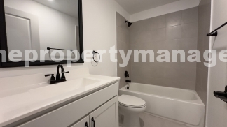 Stylish 3-Bed, 3-Bath Townhouse Oasis in Riviera Beach - 1311 Sq Ft of Comfort!