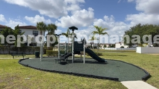 Stylish 3-Bed, 3-Bath Townhouse Oasis in Riviera Beach - 1311 Sq Ft of Comfort!