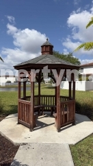 Stylish 3-Bed, 3-Bath Townhouse Oasis in Riviera Beach - 1311 Sq Ft of Comfort!