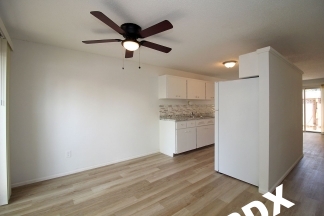 Spiffy Remodeled Gresham 2 Bedroom in Triplex on Quiet Dead-End Street