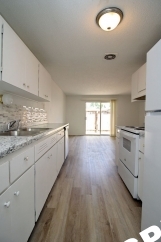 Spiffy Remodeled Gresham 2 Bedroom in Triplex on Quiet Dead-End Street