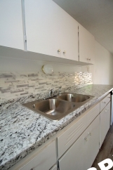 Spiffy Remodeled Gresham 2 Bedroom in Triplex on Quiet Dead-End Street
