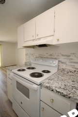 Spiffy Remodeled Gresham 2 Bedroom in Triplex on Quiet Dead-End Street