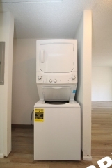 Spiffy Remodeled Gresham 2 Bedroom in Triplex on Quiet Dead-End Street