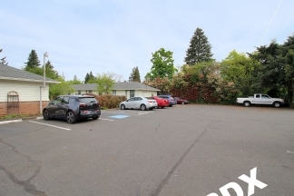 Charming 1 Bedroom Apartment in Cully Neighborhood