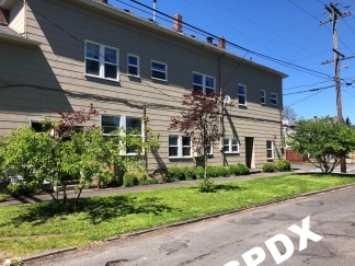 Freshly Updated 1 Bedroom with Reserved Parking In Vibrant SE PDX Neighborhood!