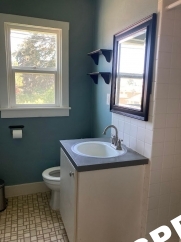 Freshly Updated 1 Bedroom with Reserved Parking In Vibrant SE PDX Neighborhood!