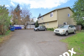 Freshly Updated 1 Bedroom with Reserved Parking In Vibrant SE PDX Neighborhood!