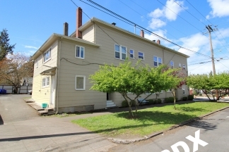 Freshly Updated 1 Bedroom with Reserved Parking In Vibrant SE PDX Neighborhood!
