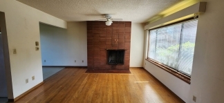 Cute 2 Bedroom Ground Floor Apartment in Ideal NW PDX Location