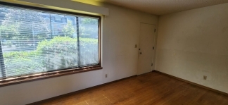 Cute 2 Bedroom Ground Floor Apartment in Ideal NW PDX Location