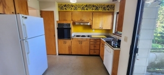 Cute 2 Bedroom Ground Floor Apartment in Ideal NW PDX Location
